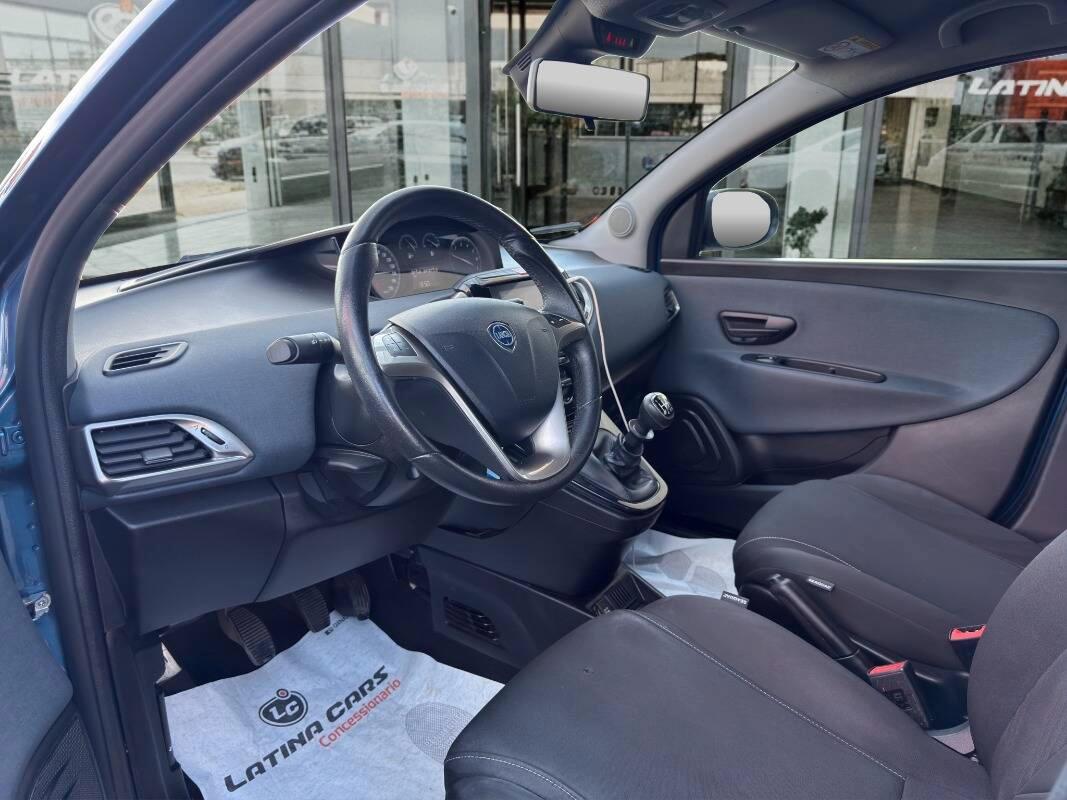 Lancia Ypsilon III 1.0 firefly hybrid Gold s&s 70cv Con CARPLAY