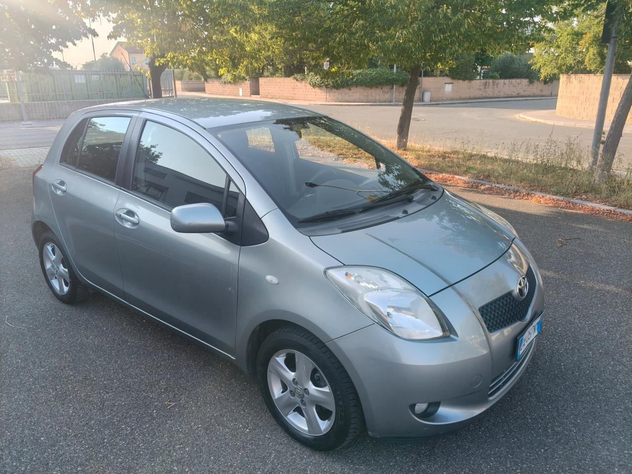 Toyota Yaris 1.3 5 porte AUTOMATICA