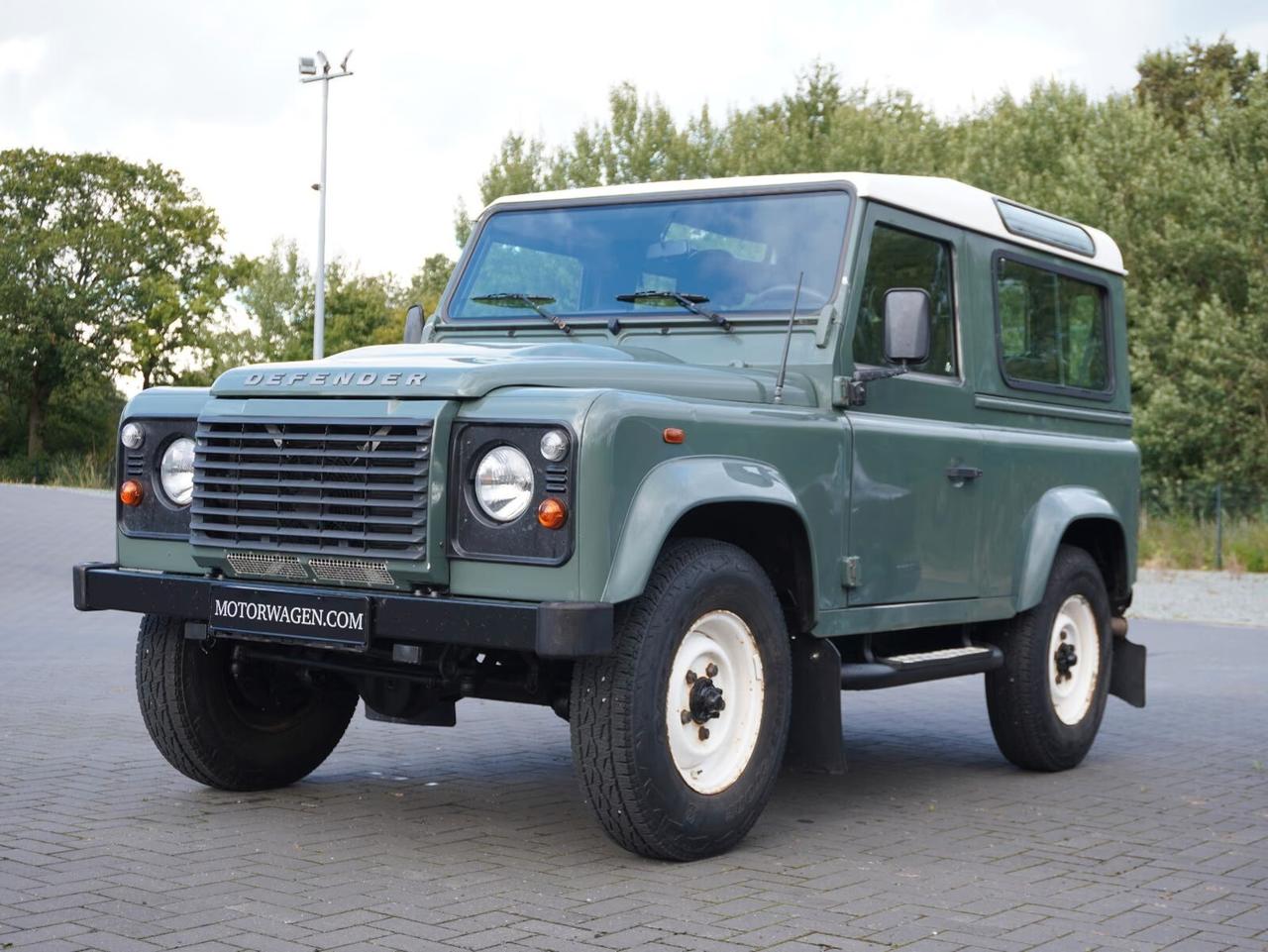 Land Rover Defender 90 TD4 Station Wagon E
