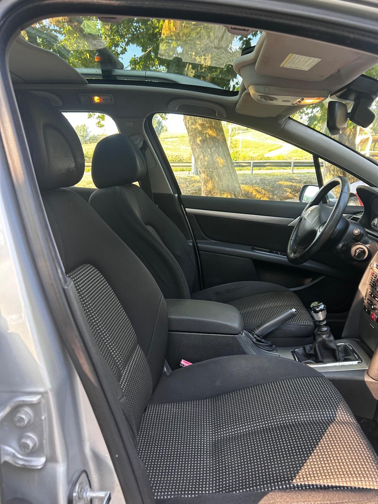 Peugeot 407 2.0 HDi Tecno