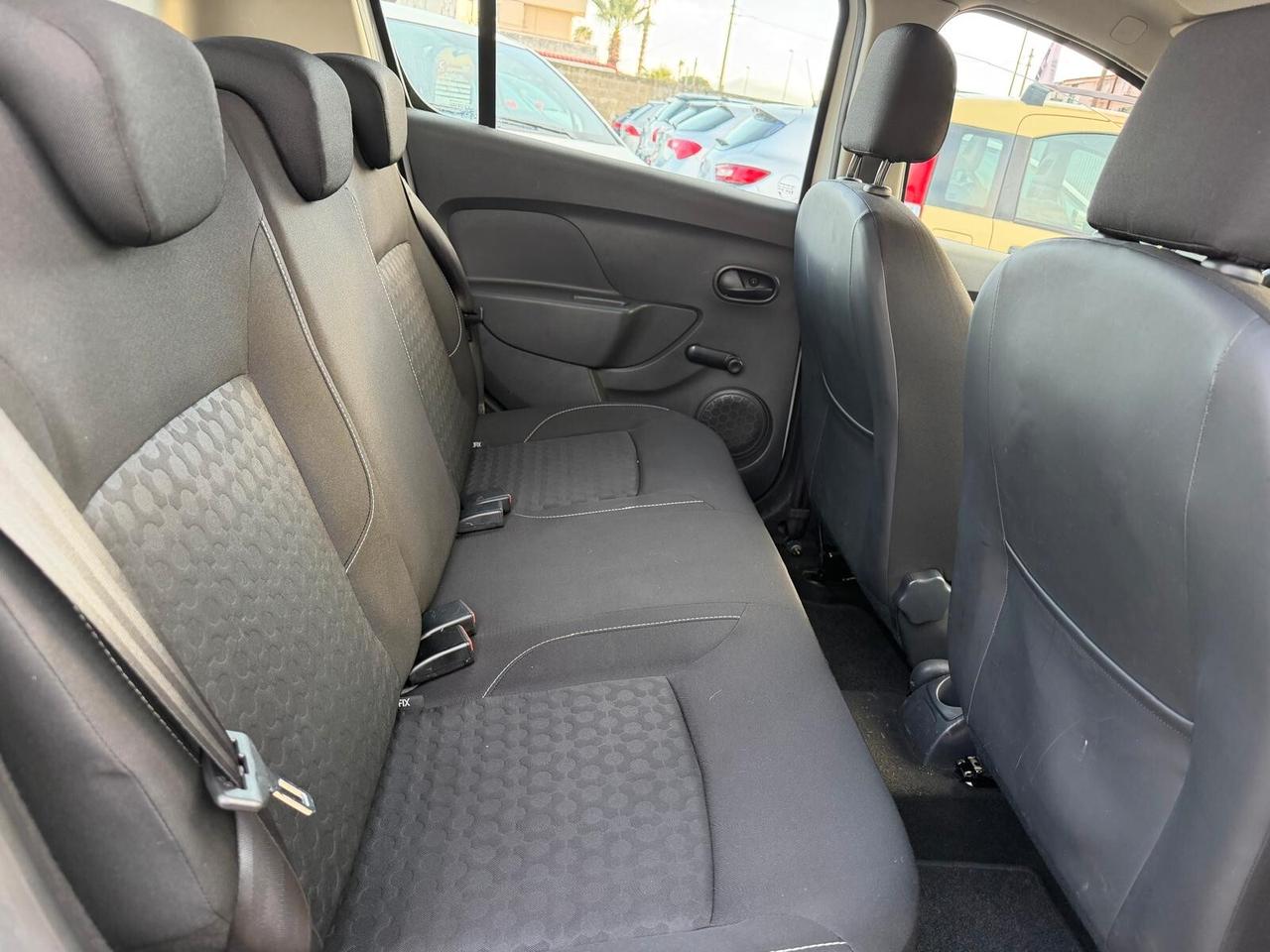 Dacia Sandero 1.5 dCi 8V 75CV Lauréate-2013