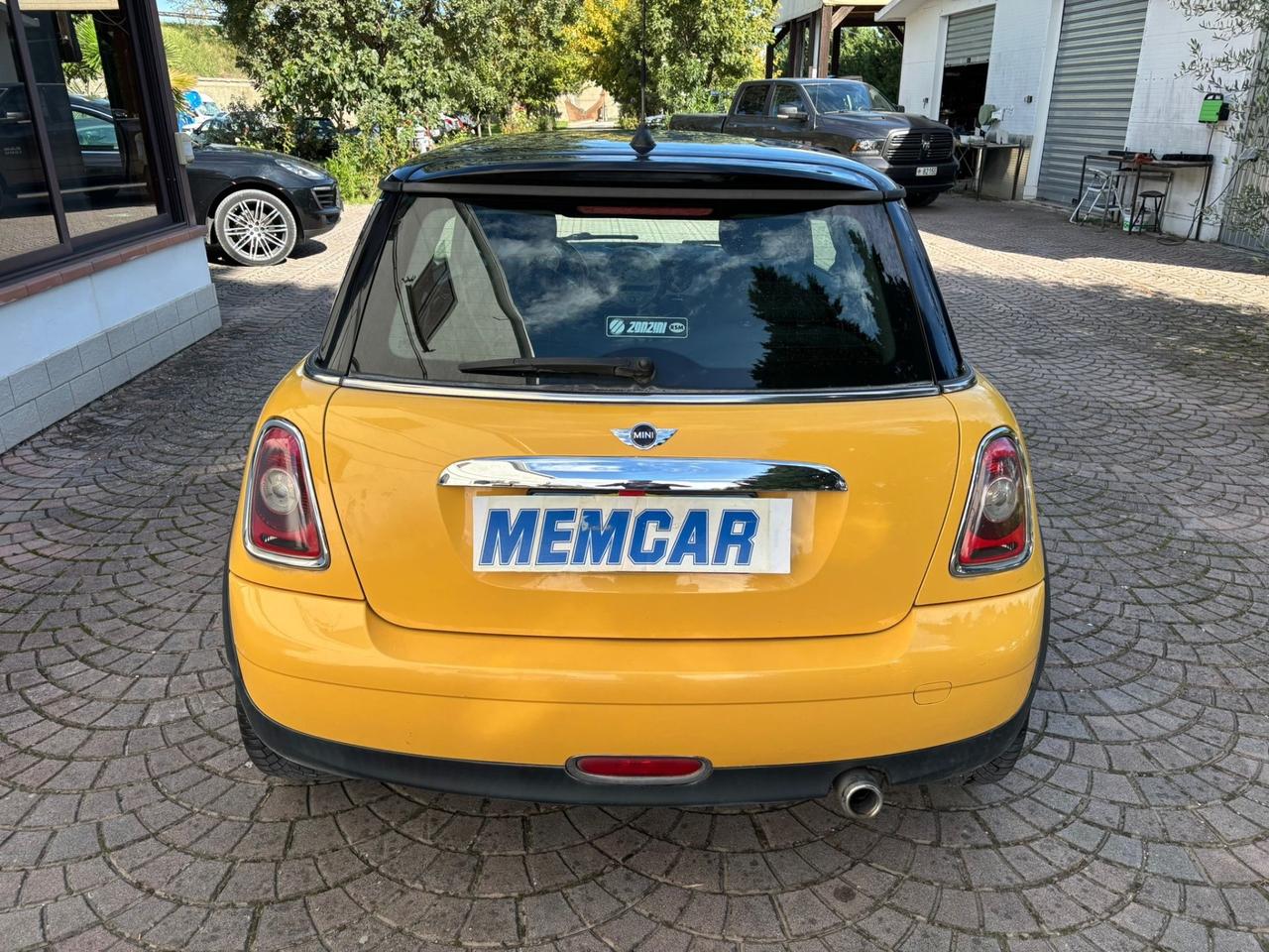 Mini Cooper 1.6 D BELLISSIMA INTROVABILE GIALLA IDONEA PER NEOPATENTATI. PERMUTABILE