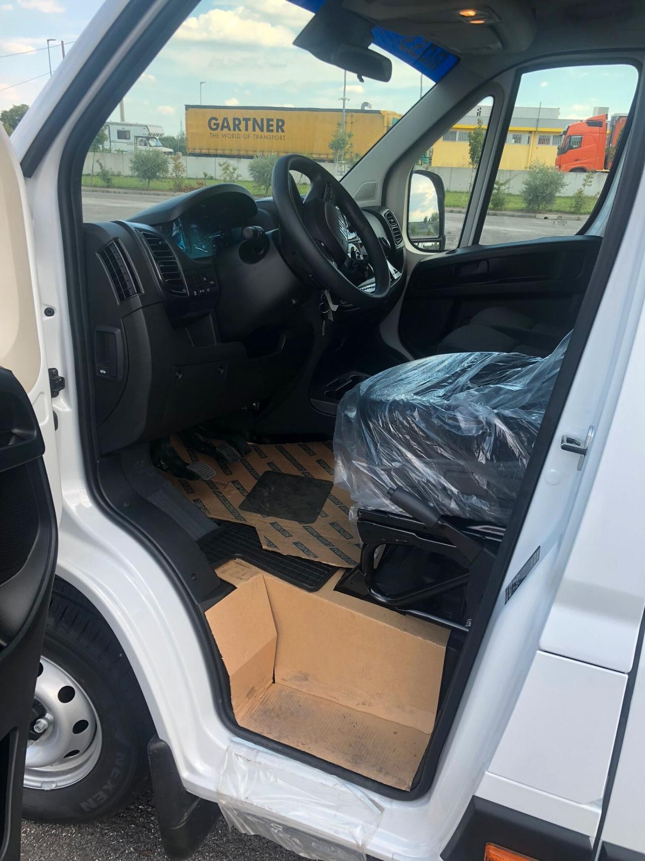 FIAT DUCATO DOPPIA CABINA 7 POSTI CASSONE DA 3338 KM 0