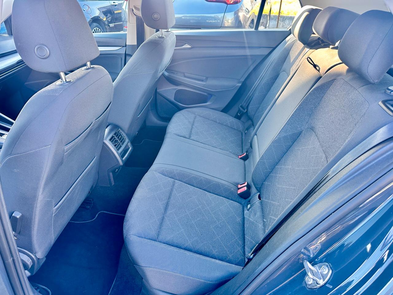VOLKSWAGEN - Golf VIII - 2.0 TDI DSG Life 5p. - UNIPRO. - FINANZIABILE - NEOPATENTATI