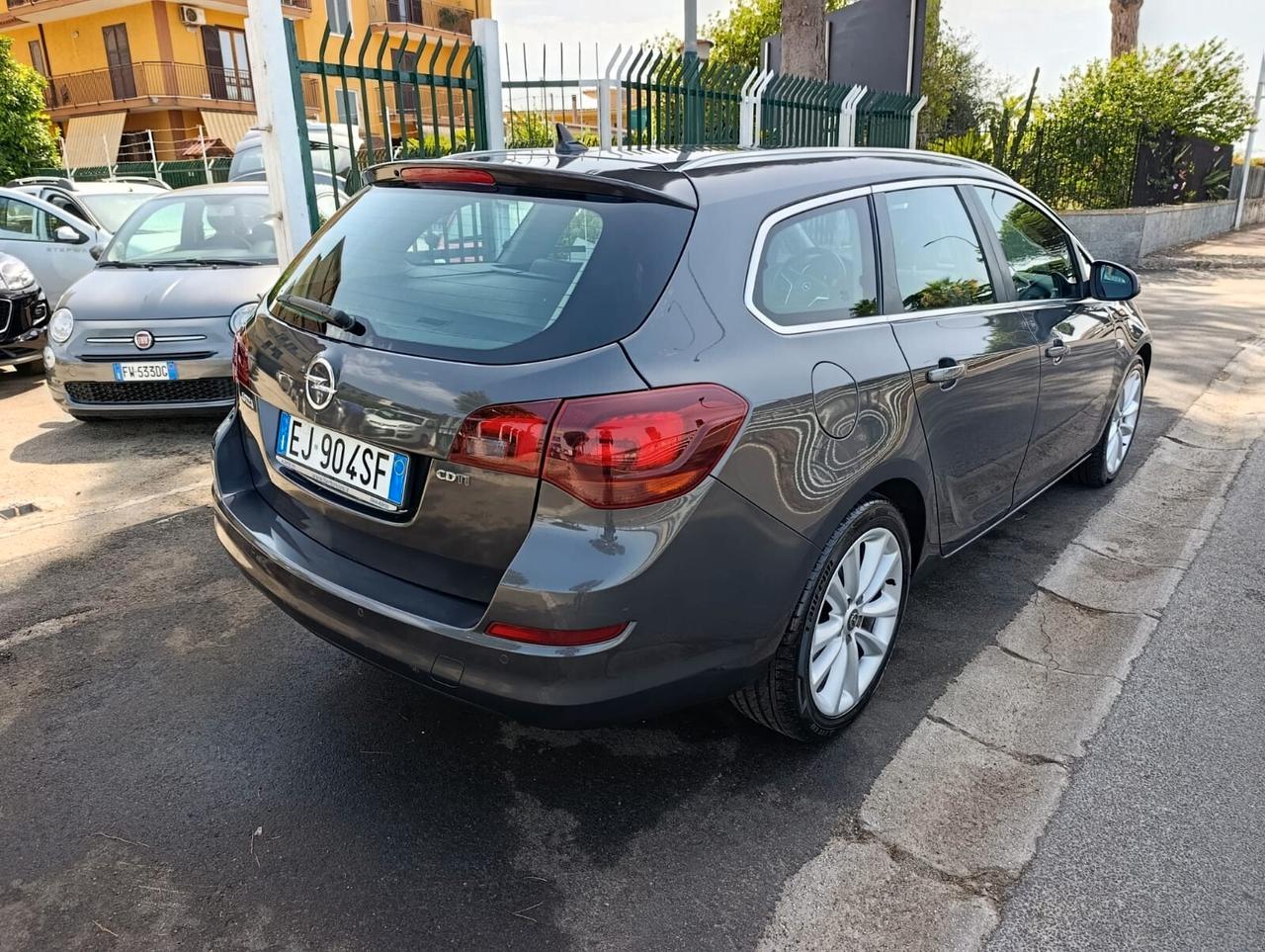 Opel Astra 1.7 CDTI Sports Tourer Cosmo 2011