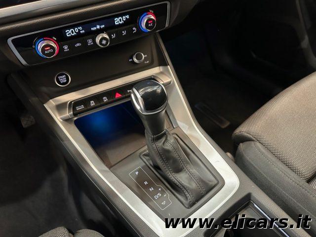 AUDI Q3 35 TDI S tronic Identity Black