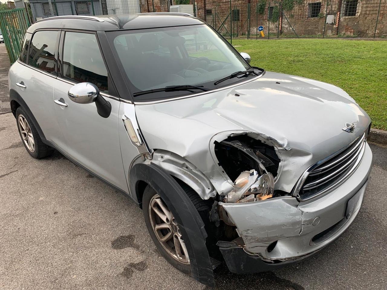 Mini Cooper D Countryman 2.0 Automatica sinistrata