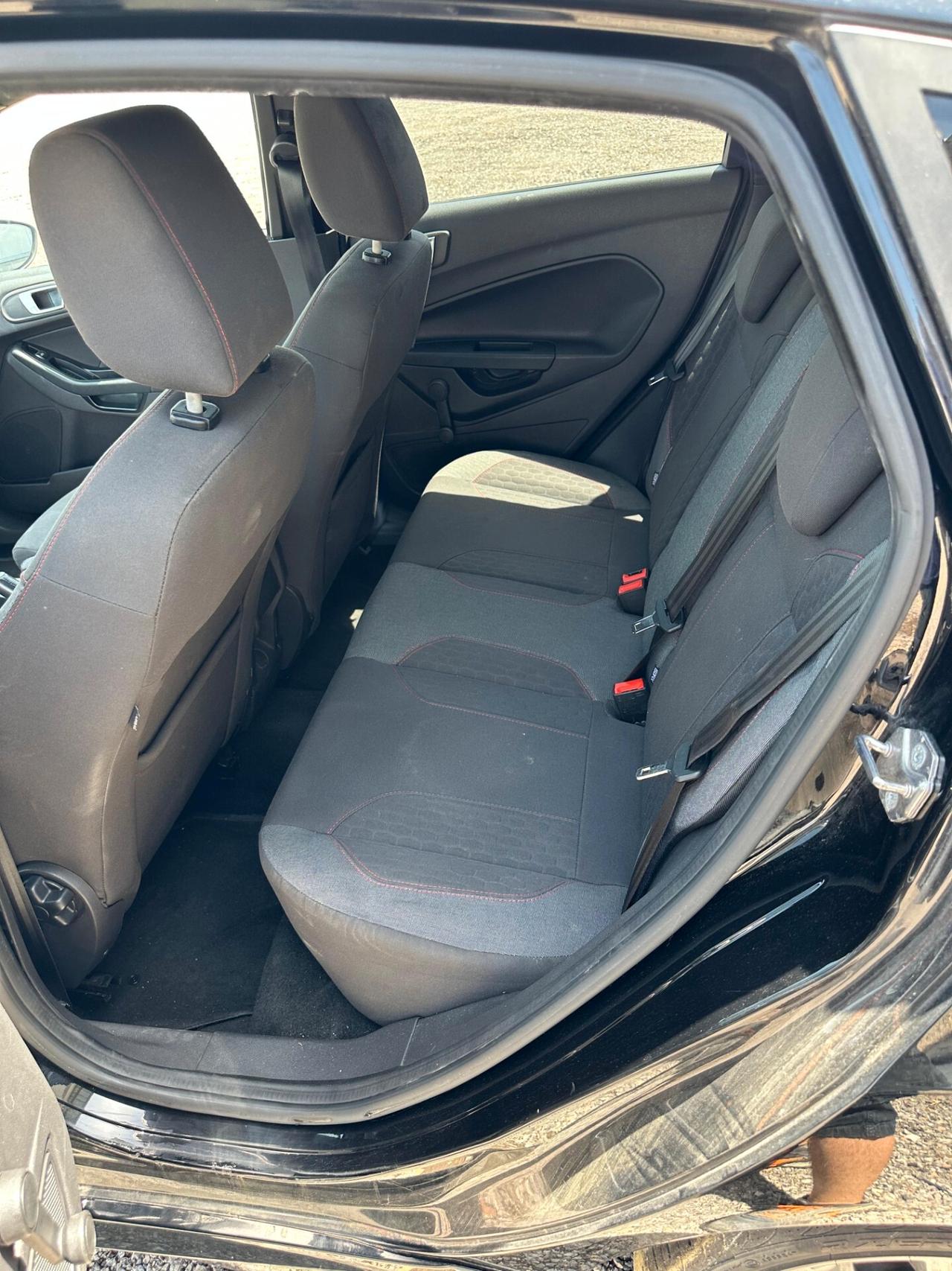 Ford Fiesta 1.5 TDCi 75CV 5 porte ST-Line