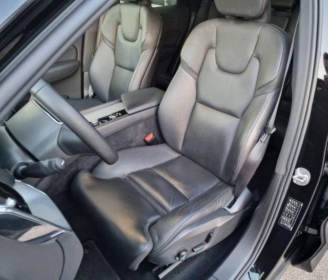 VOLVO XC60 B4 automatico Plus Dark IVA ESPOSTA
