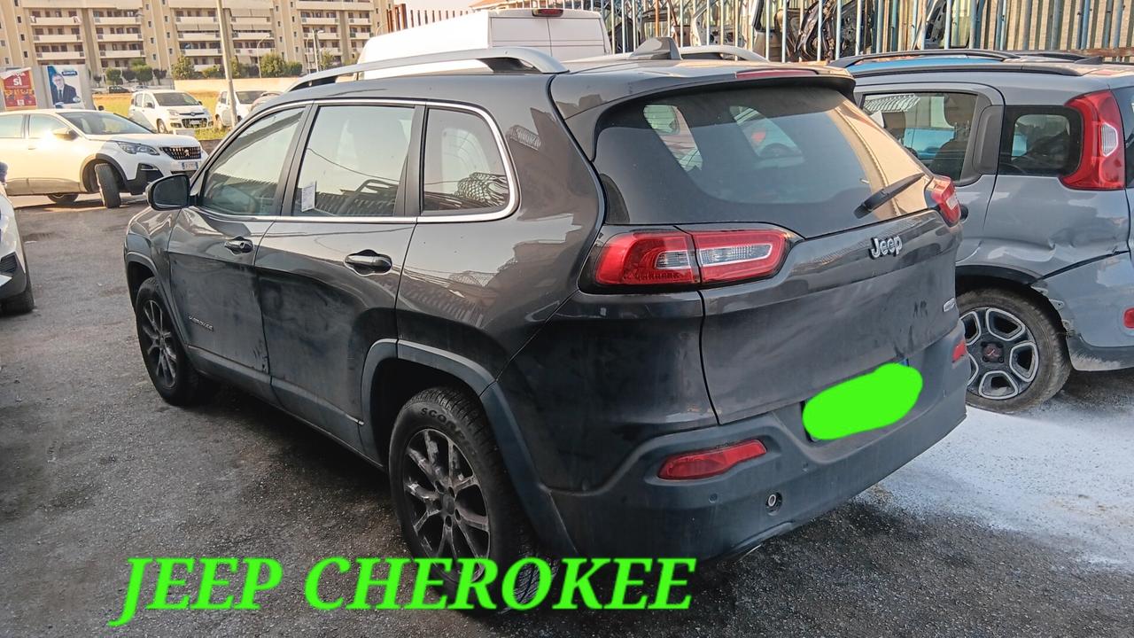 Jeep Cherokee incidentata sinistrata mondialcars