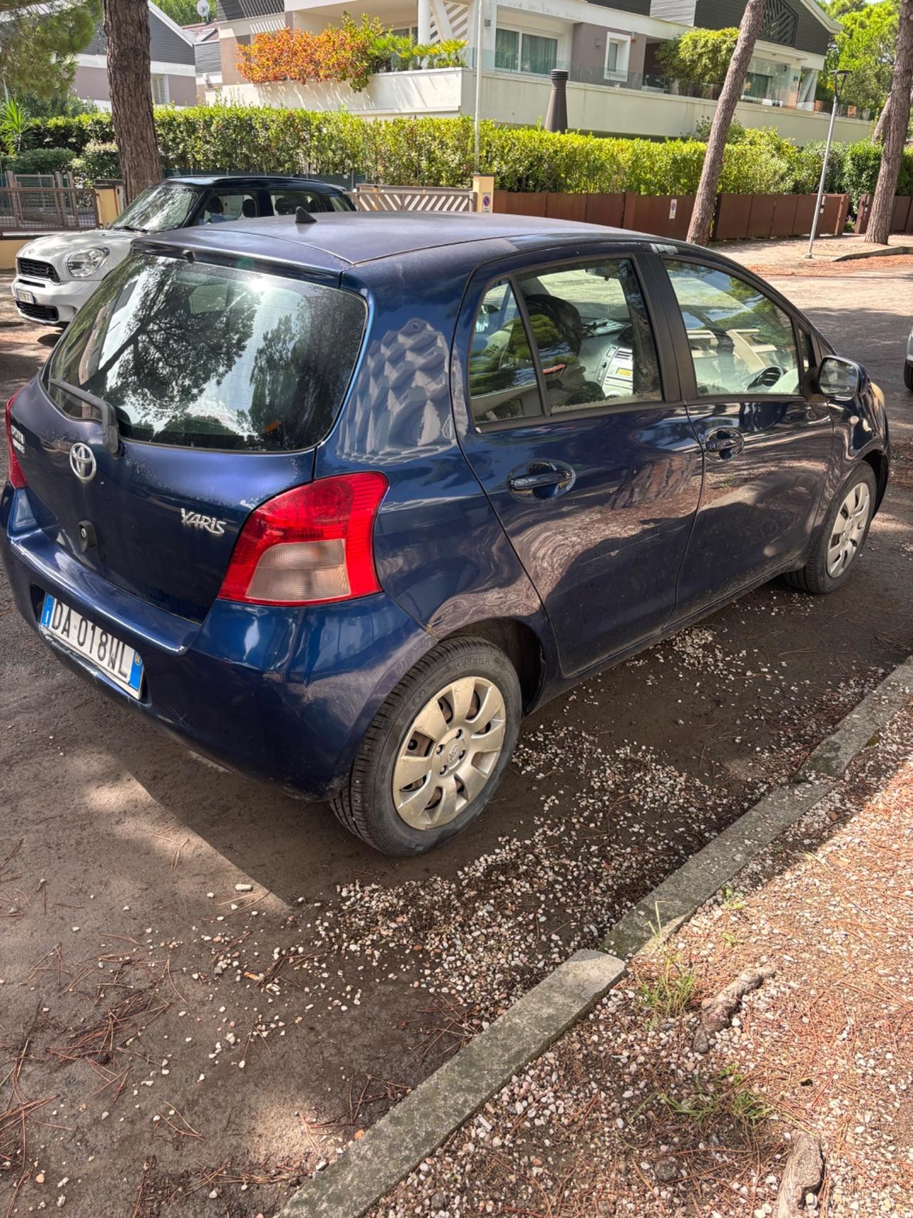 Toyota Yaris 1.0 5 porte Sol