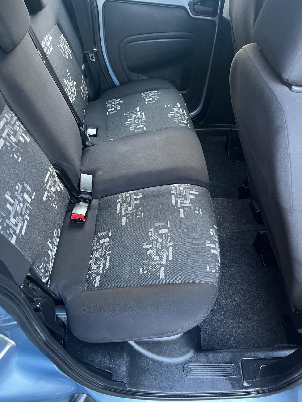 FIAT QUBO FULL OPTIONAL CON I POSTI 2015