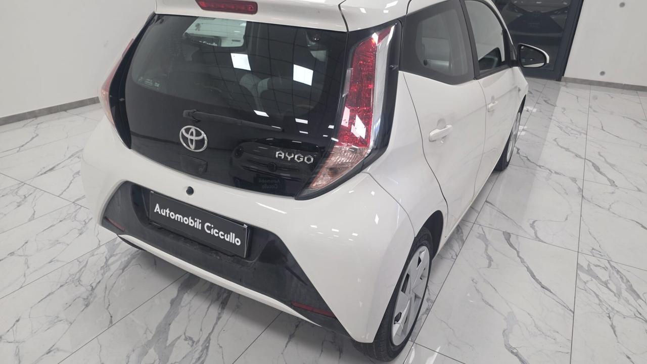 Toyota Aygo 1.0 VVT-i 69 CV 5 porte x-cool