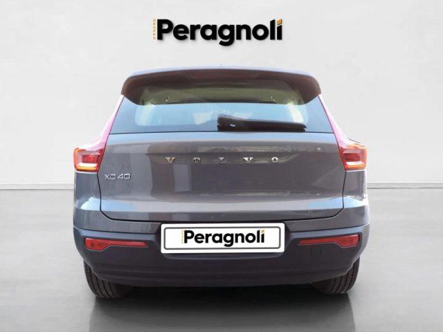 VOLVO XC40 T2 MOMENTUM CORE MANUALE