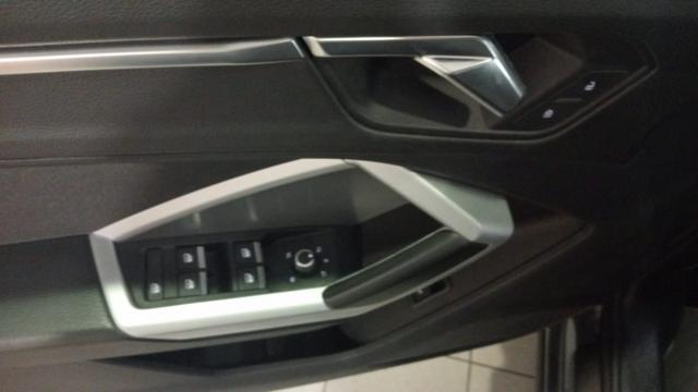 AUDI Q3 SPB 35 S-tronic TDI Business Plus
