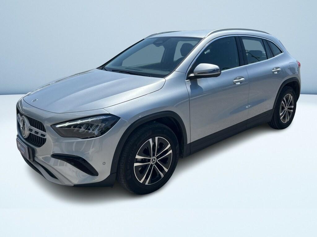 Mercedes GLA 180 180 D Advanced 8G-DCT