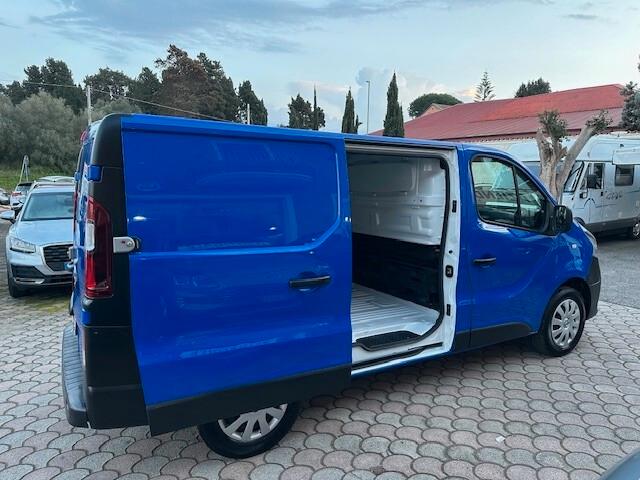 Nissan NV300 2.0DCi 120CV 80.000 Km - 2022