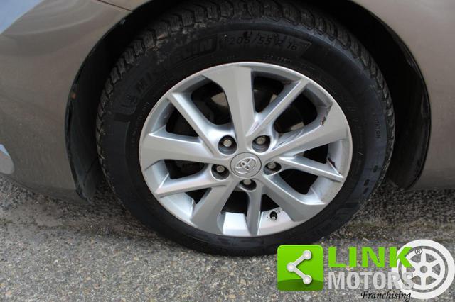 TOYOTA Auris 1.4 D-4D Active