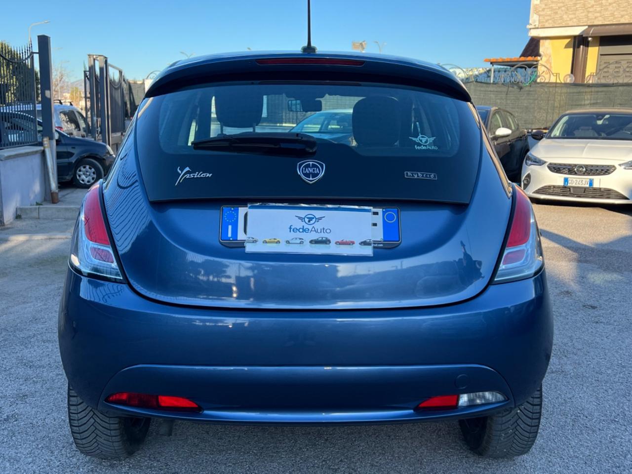 Lancia Ypsilon 1.0 GPL Hybrid Anno 2022