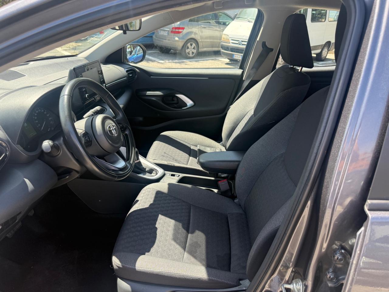 Toyota Yaris 1.5 Hybrid 5 porte Business