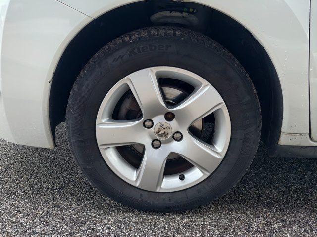 PEUGEOT 3008 1.6 HDi 110CV Business