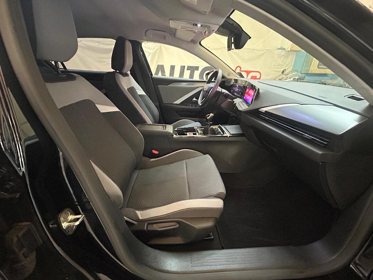 Opel Astra 1.2 Turbo 110 CV Elegance