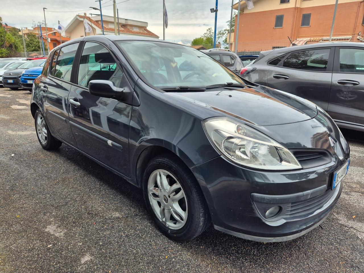 Renault Clio le iene 1.4 99cv GPL