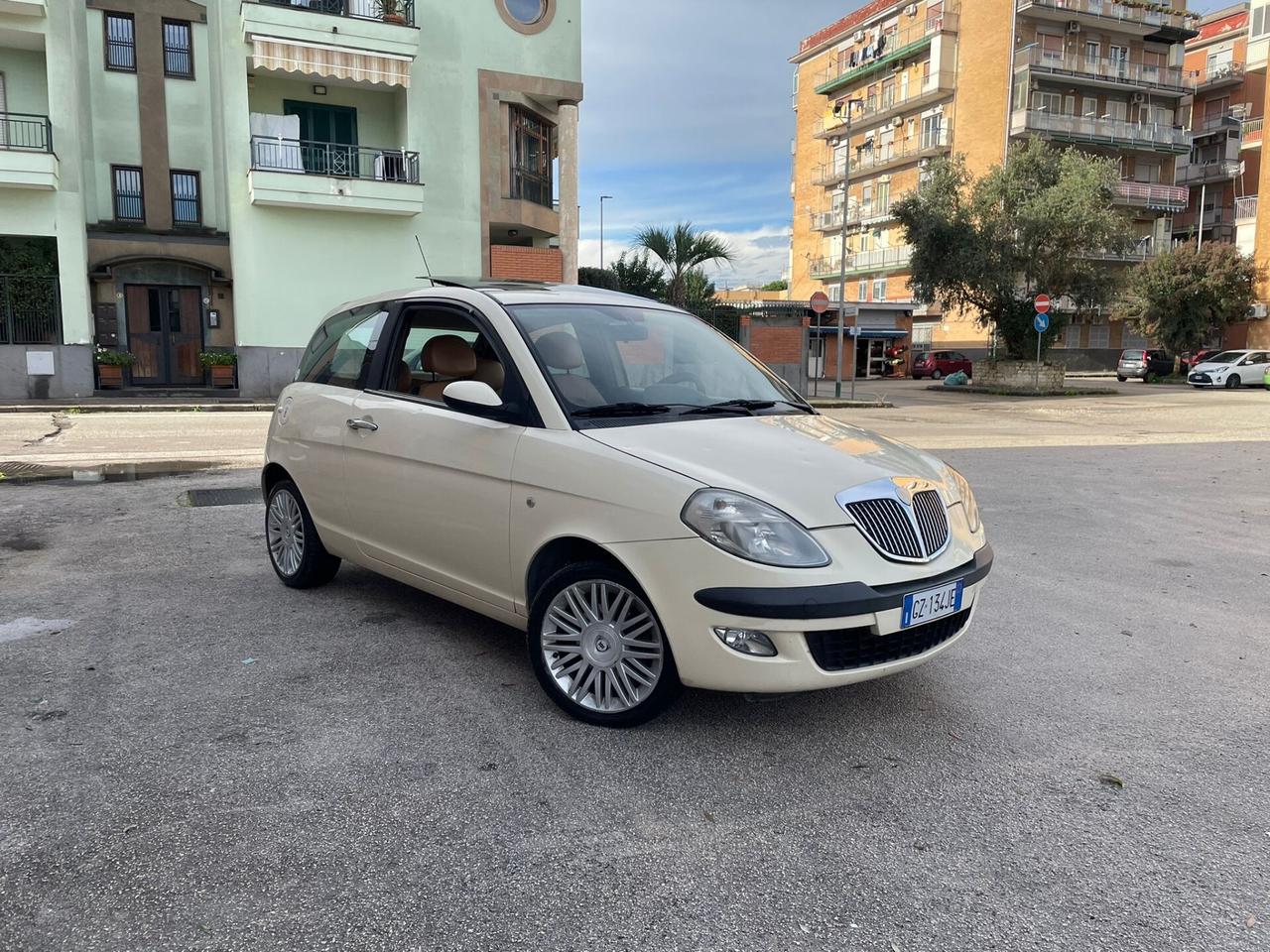 Lancia Ypsilon 1.3 Multijet 16V Platino