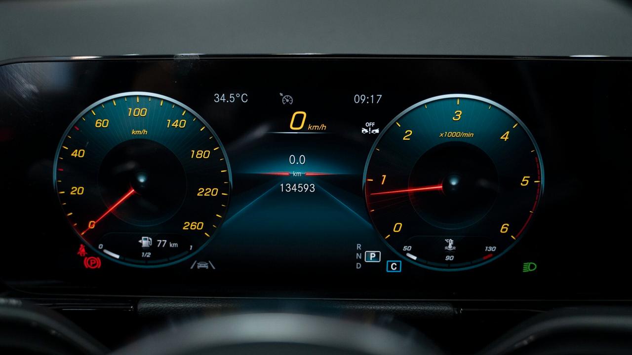 Mercedes-benz GLA 200 D PREMIUM PLUS AMG TETTO PACK LUCI MULTIBEAM FULL OPTIONAL
