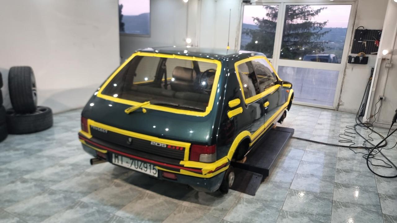 Peugeot 205 1.9 GTI Plus verde Sorrento