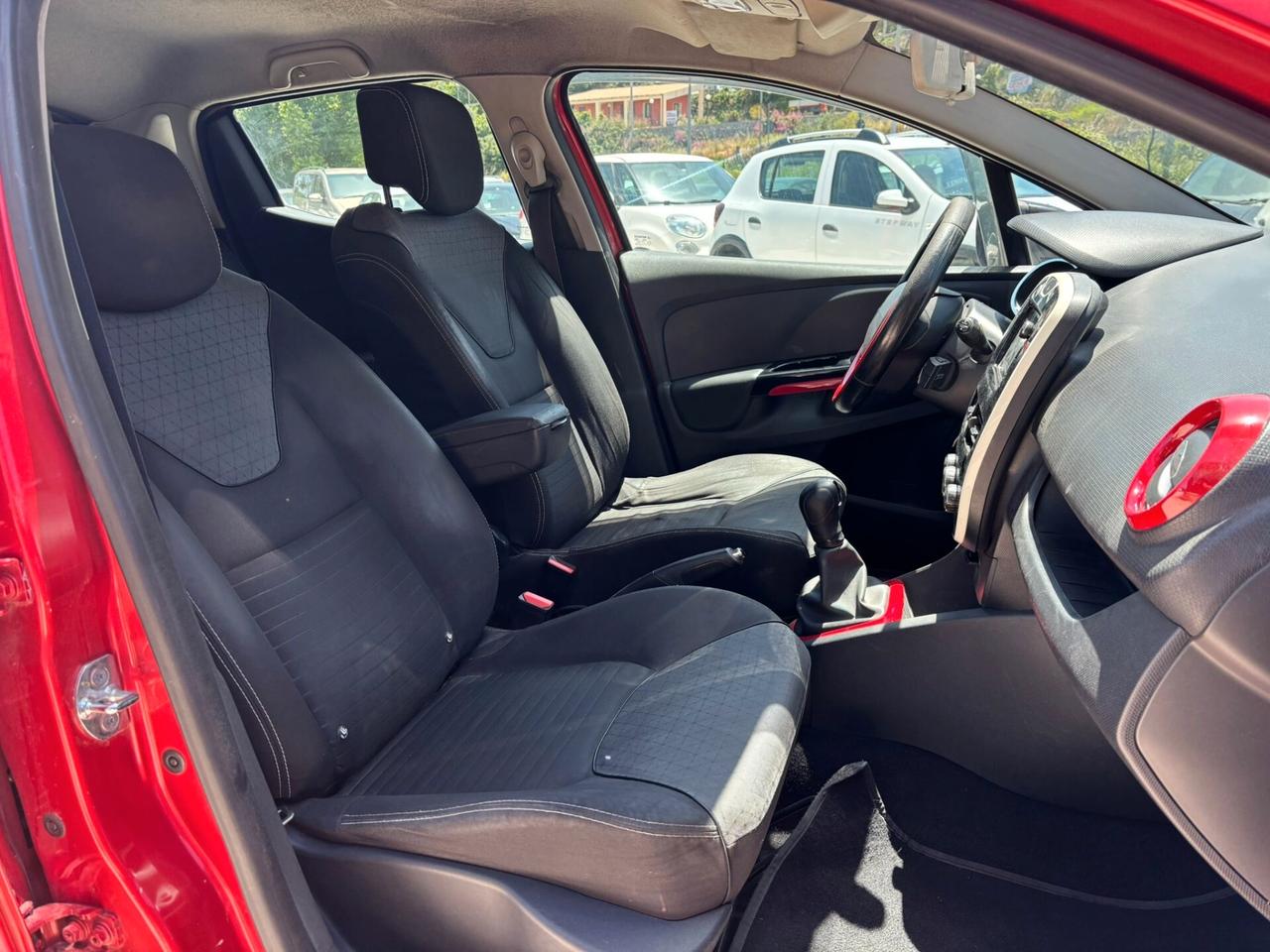 RENAULT CLIO 1.5 DCI - 2012