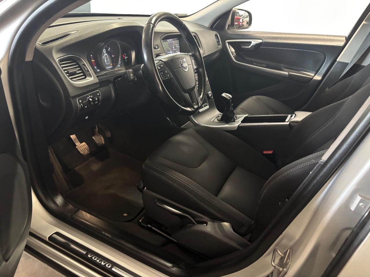 Volvo V60 D2 Geartronic R-design