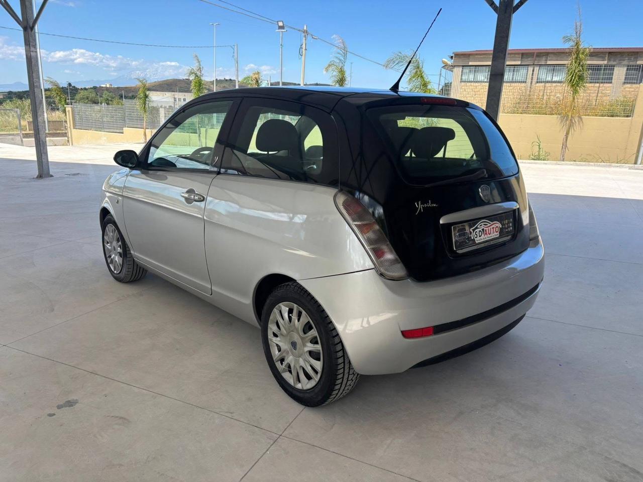 Lancia Ypsilon 1.2 70 Cv