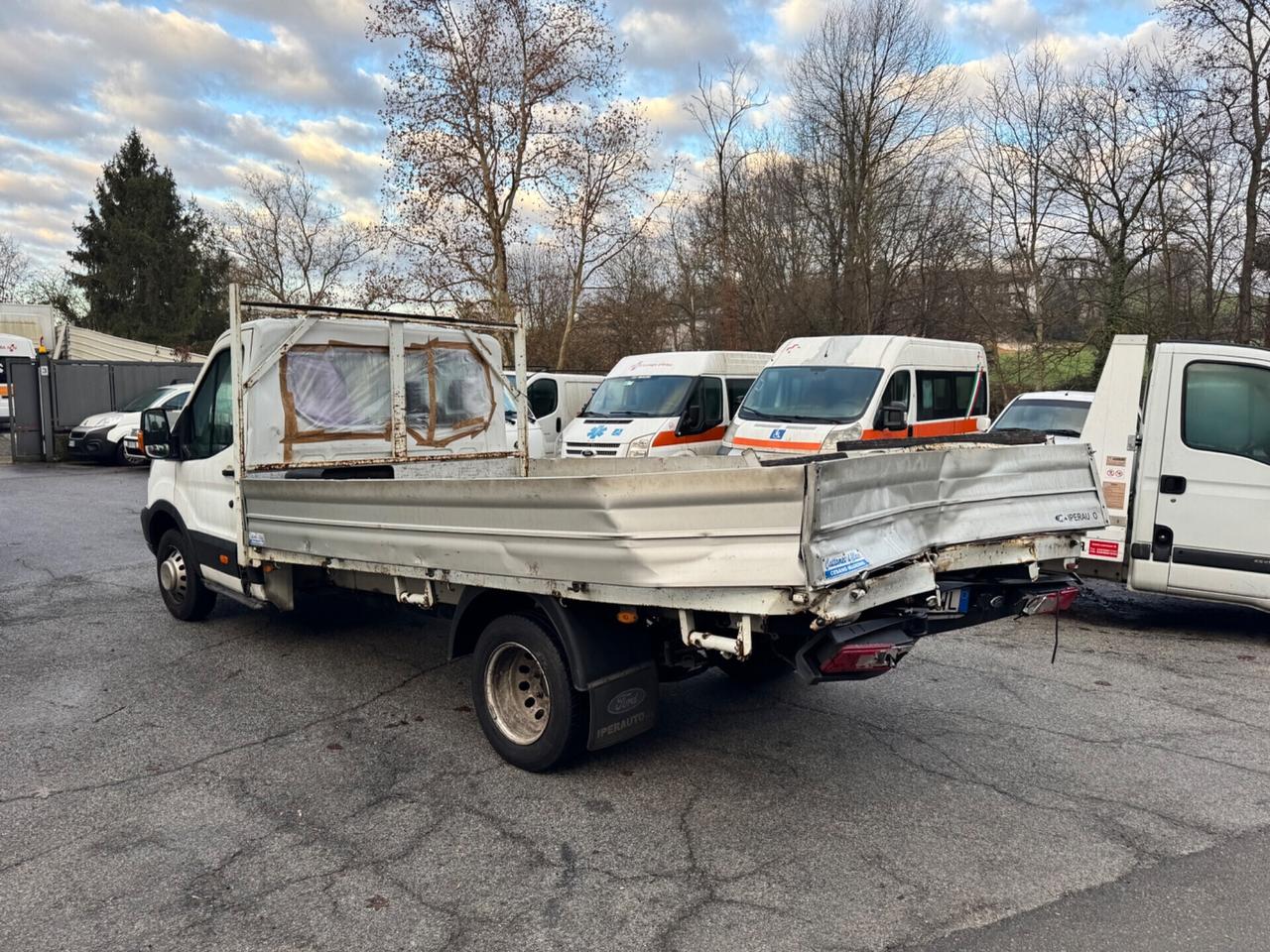 Ford transit incidentato