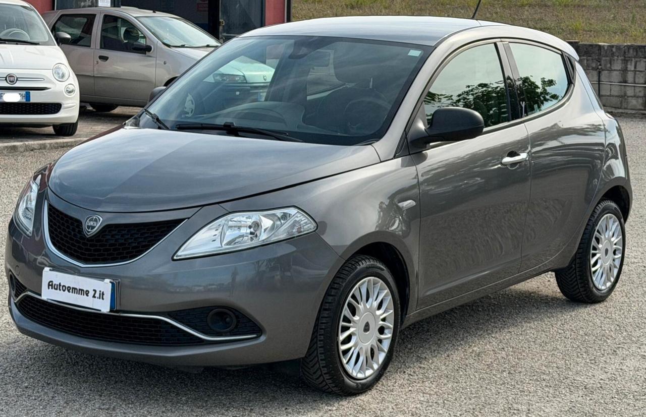 Lancia Ypsilon 1.2 69 CV 5 porte Silver