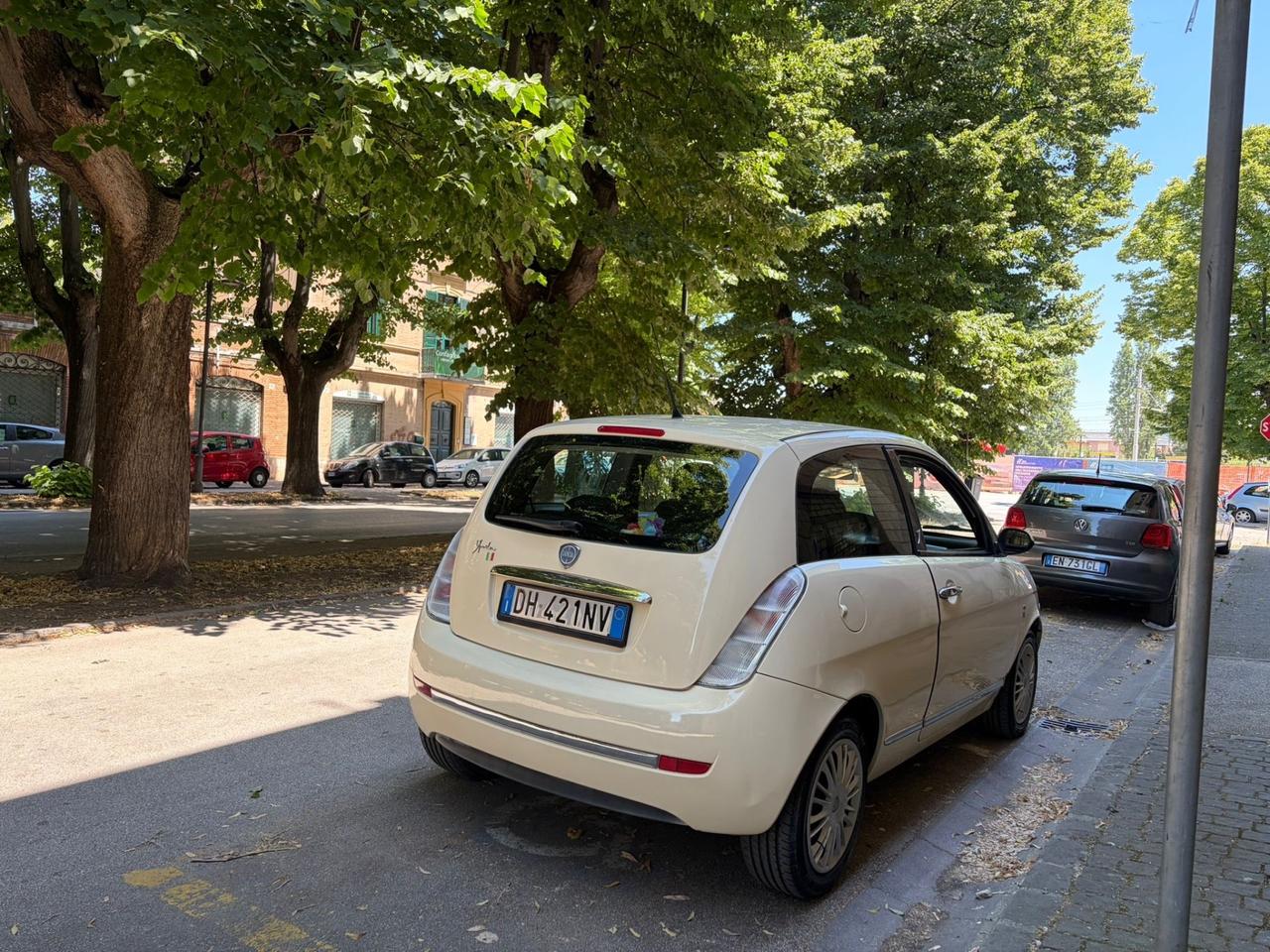 Lancia Ypsilon 1.2 restailng moda Milano