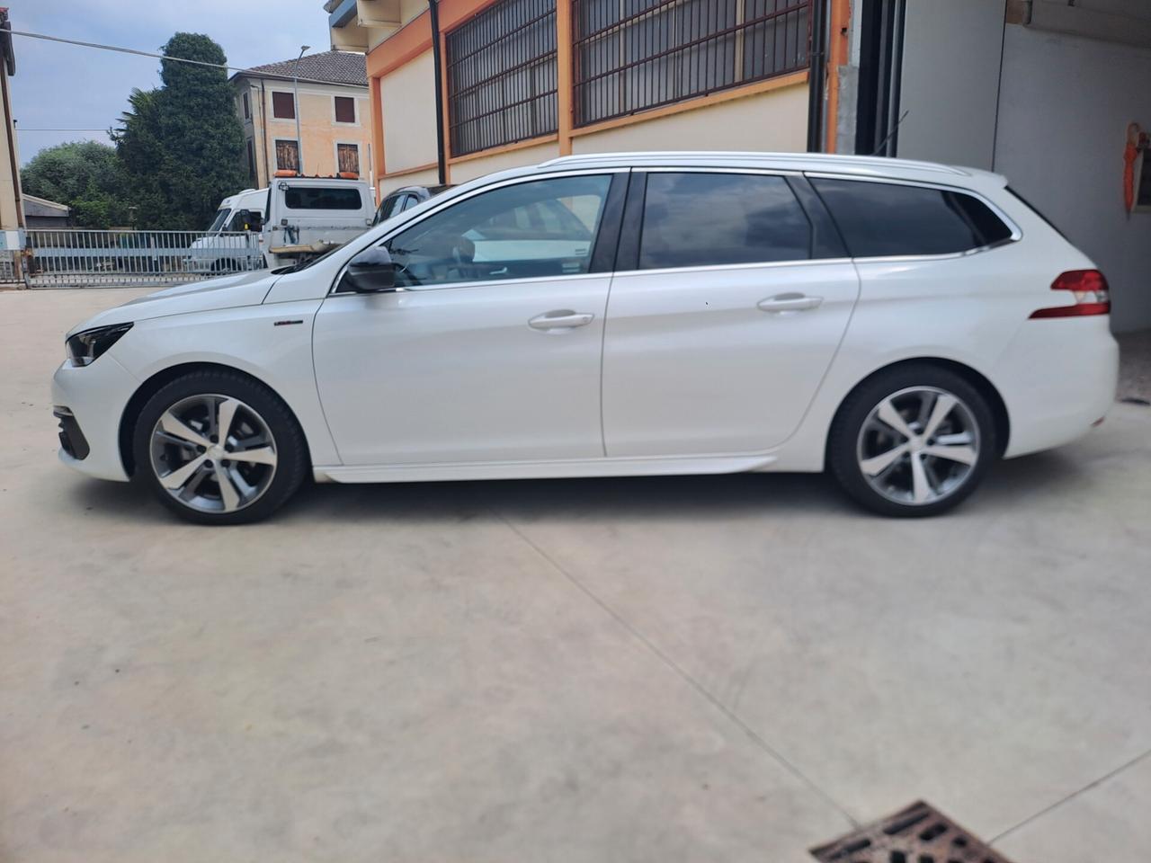 Peugeot 308 BlueHDi 130 S&S SW GT Line