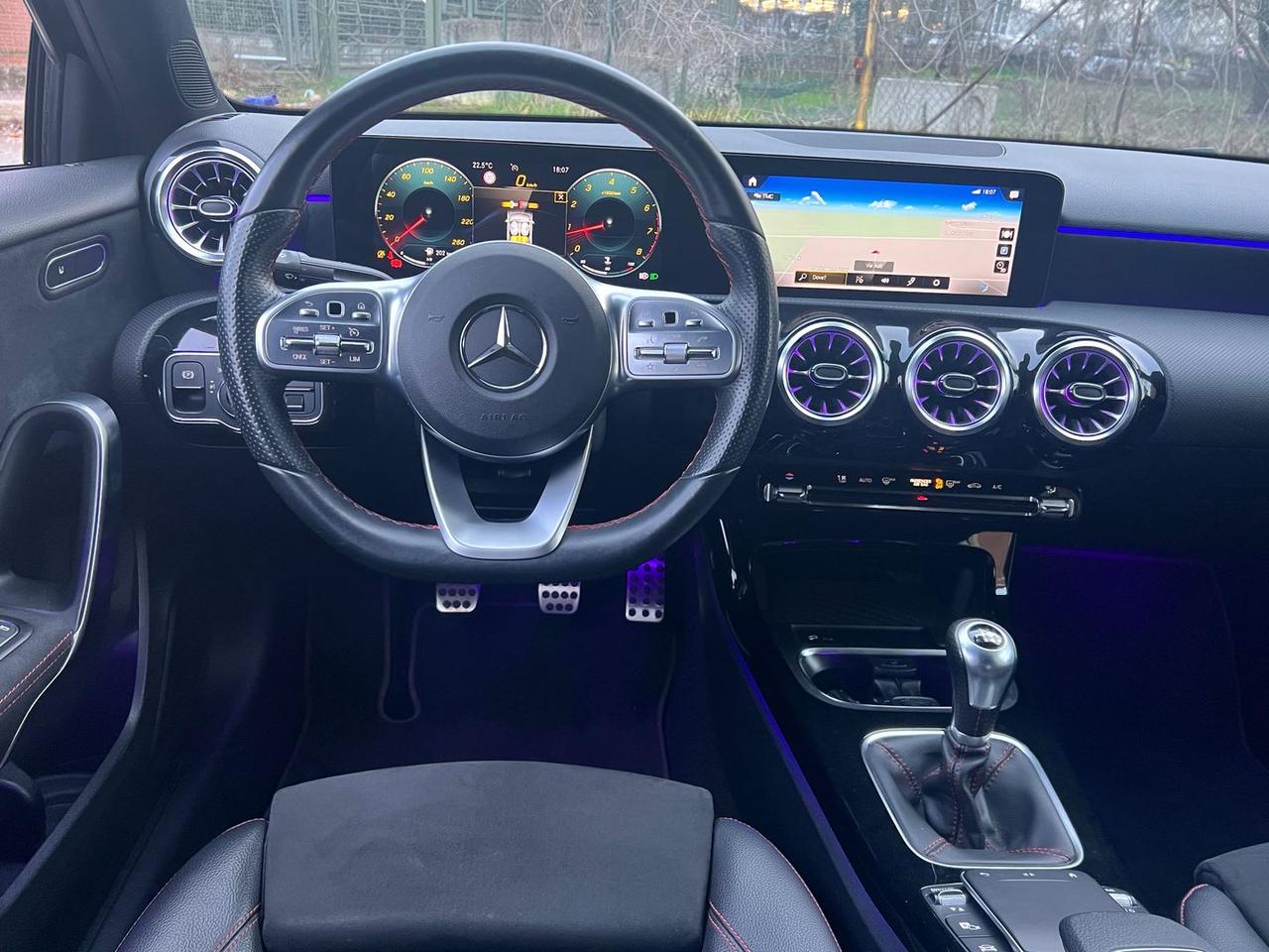 Mercedes-Benz A 200 AMG Line Premium A 200 #9772