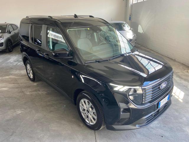FORD Tourneo Courier 1.0 EcoBoost Titanium