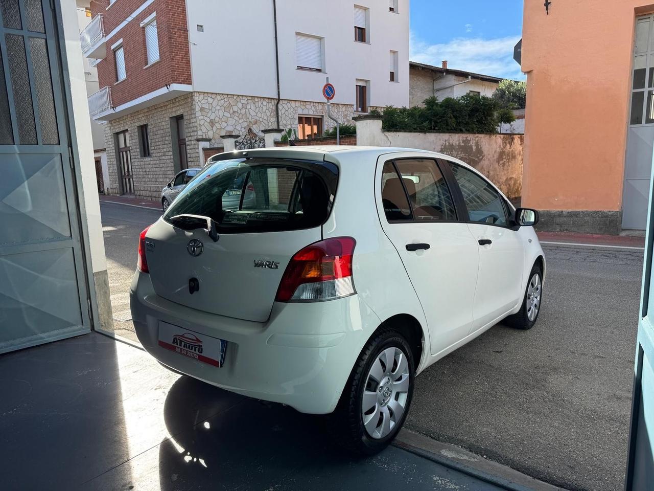 Toyota Yaris 1.0 5 porte