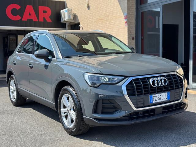AUDI Q3 35 TDI S tronic Business