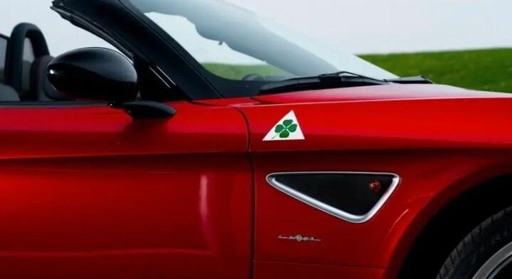 Alfa Romeo 8C Spider numerata solo 500 esemplari