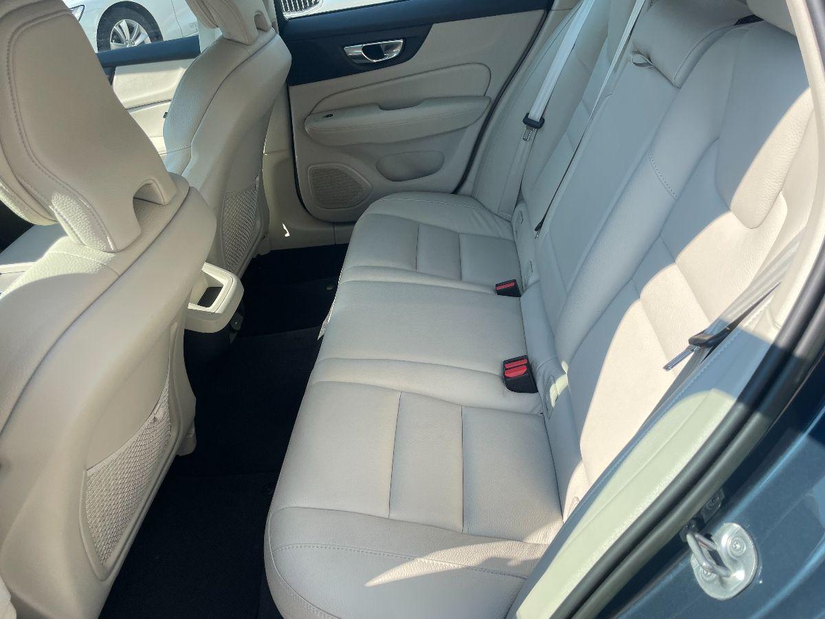 VOLVO - V60 - B4aut. Plus Dark