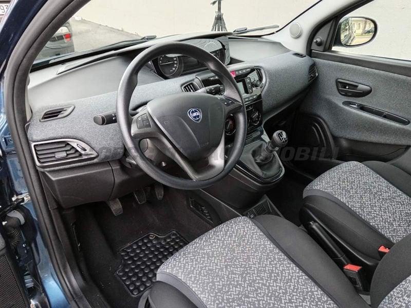 Lancia Ypsilon Ypsilon 1.0 firefly hybrid Silver s&s 70cv 5p.ti