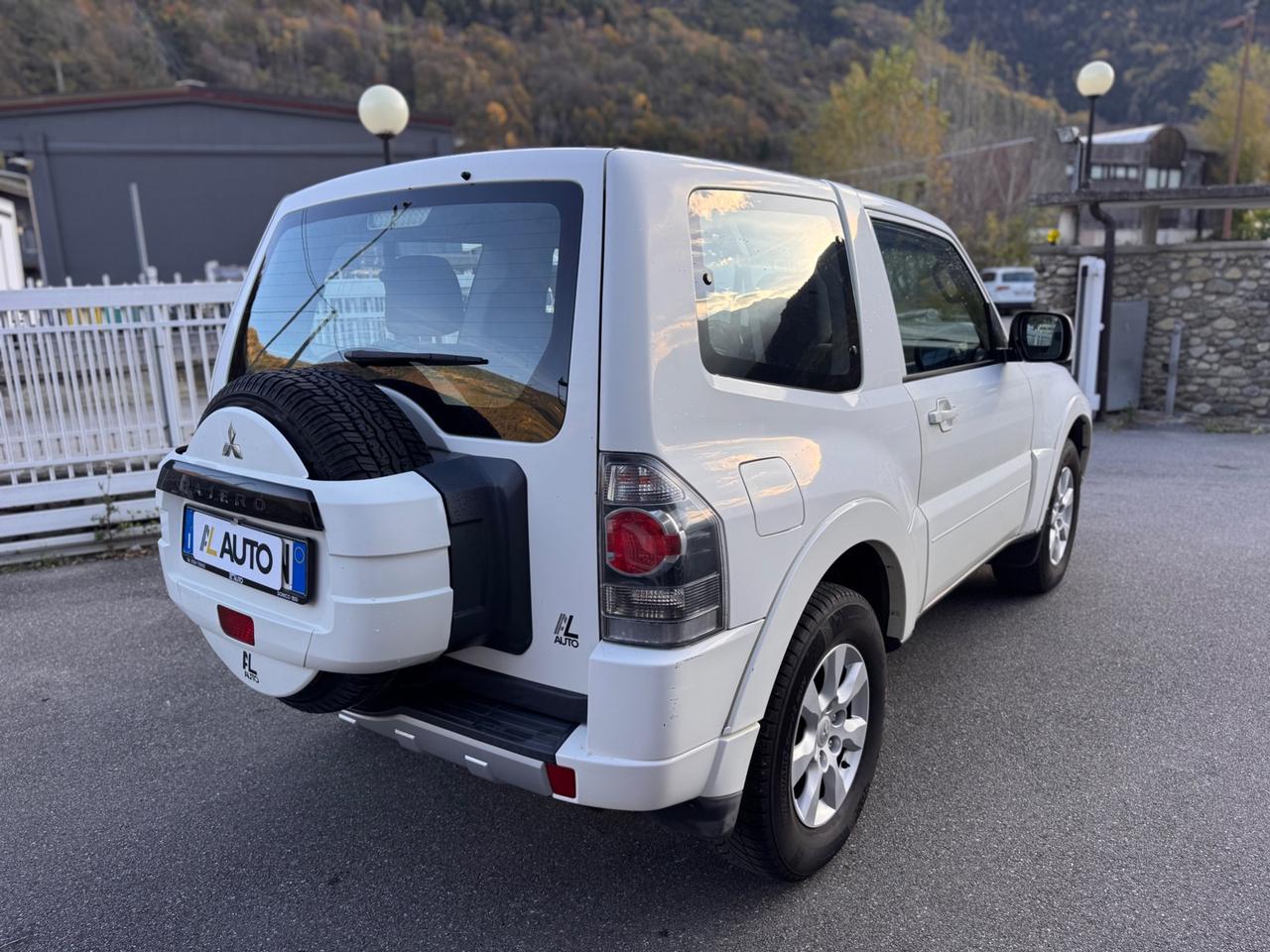 Mitsubishi Pajero 3.2 DI-D 16V 3p. Invite DPF