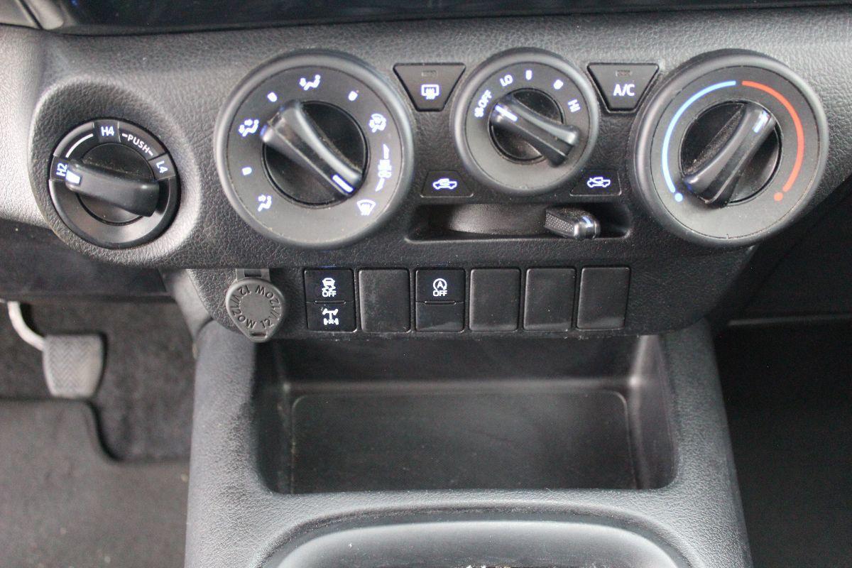 TOYOTA HILUX 2.4 D4D M/T DC 4X4 COMFORT .VC.