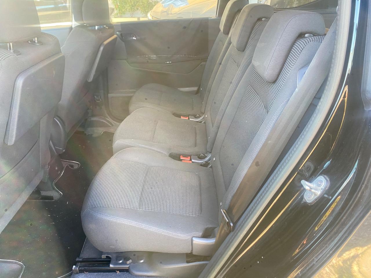 Peugeot 5008 1.6 HDi 112CV---7 POSTI----- KM CERTIFICATI ---