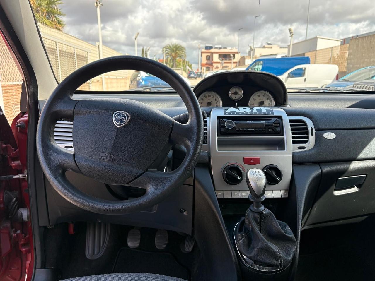 Lancia Ypsilon 1.2 Silver 69CV
