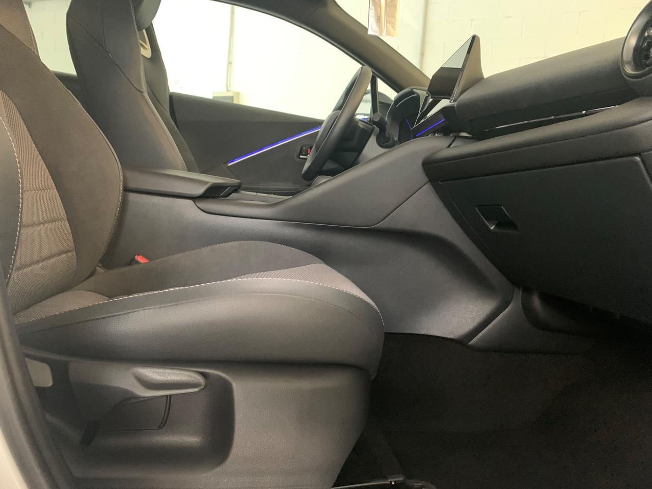 Toyota C-HR 1.8 HV Lounge “PROMMO”