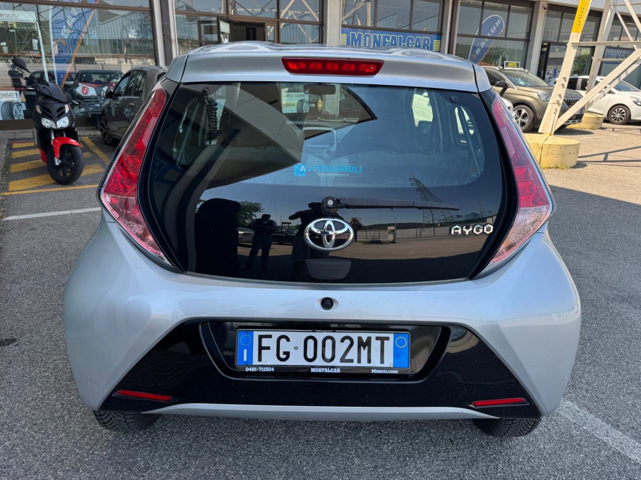 Toyota Aygo 1.0 VVT-i 69 CV 5 porte x-play